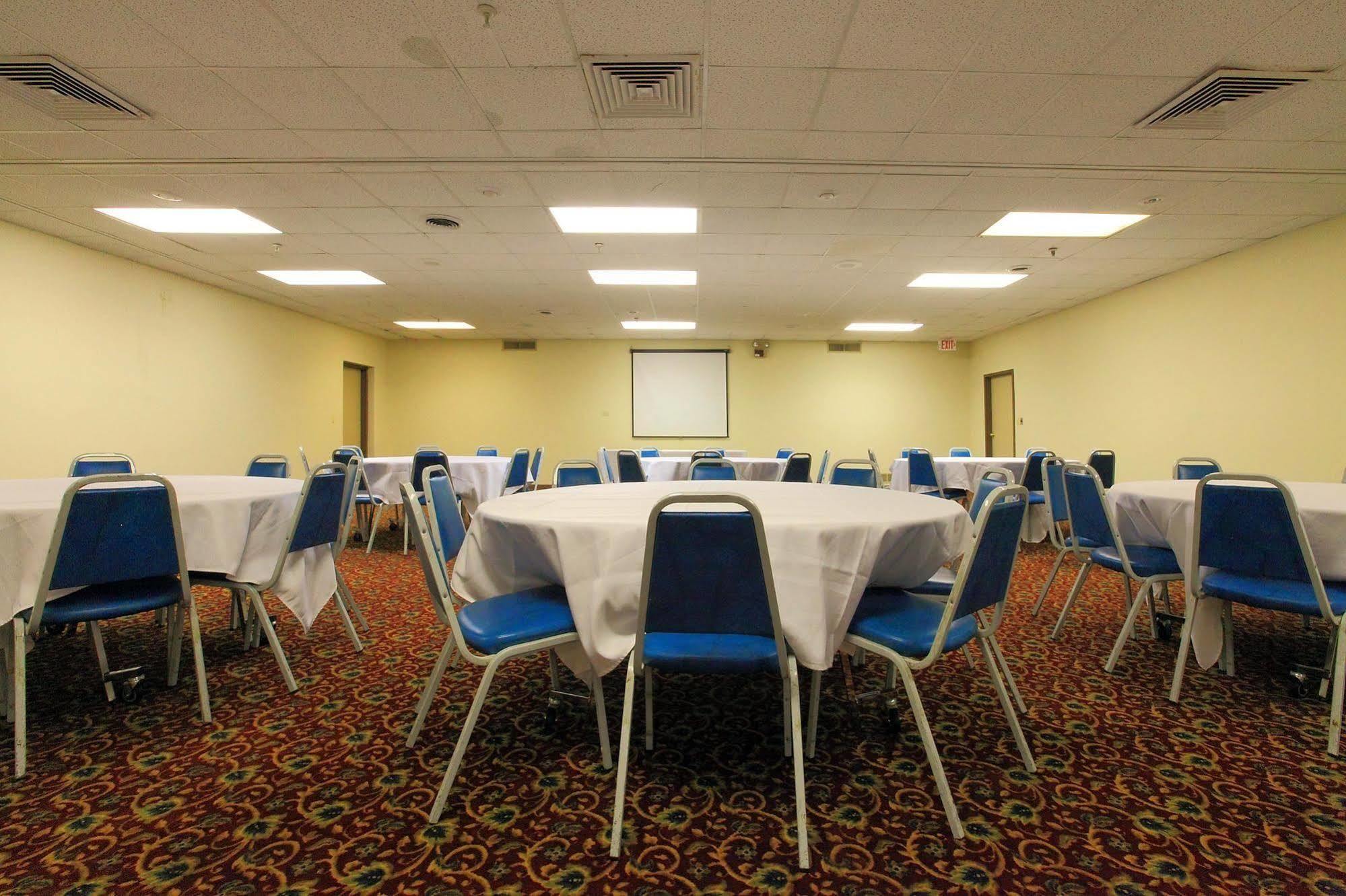 Americas Best Value Inn Newton Facilidades foto